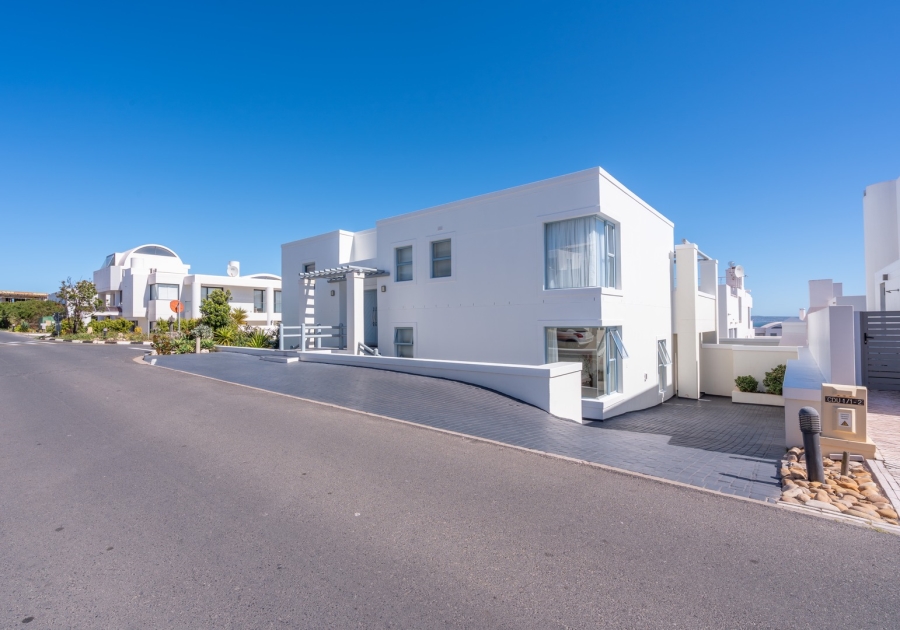 4 Bedroom Property for Sale in Paradise Beach Western Cape